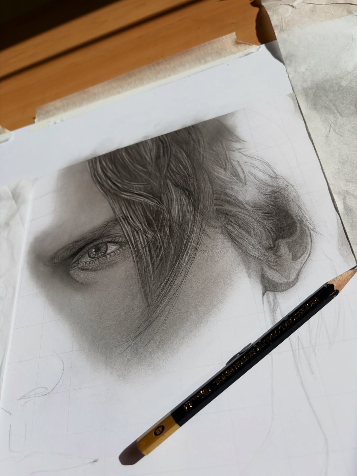 Anyone else not like drawing ears?😭✏️💕 got alot of layering to do.
#art #pencilartwork #pencildrawing #residentevilrequiem #leonkennedy